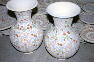Fez. Artesano en fábrica de cerámica. Fez. Artesano en fábrica de cerámica.